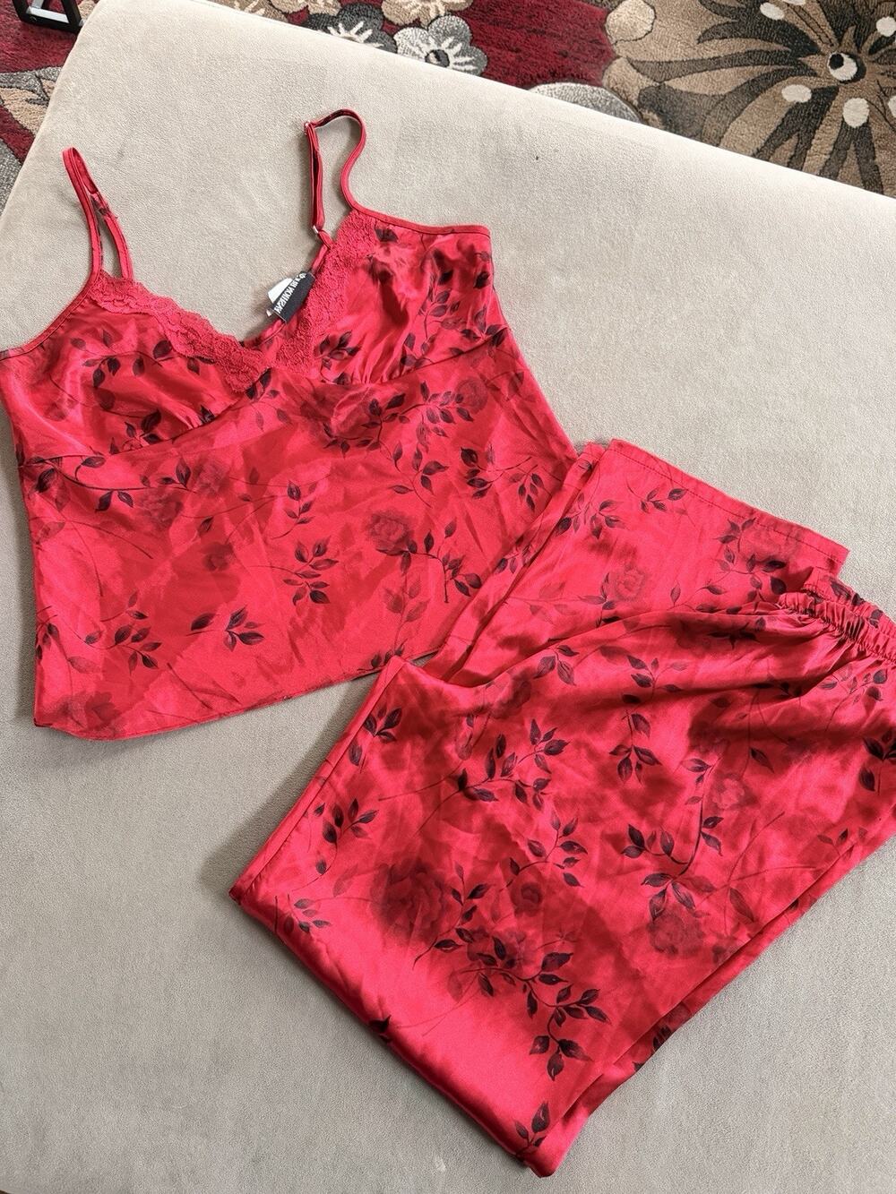 Vintage Y2K Fashion Bug Red Rose Print Pajama Set Size Medium